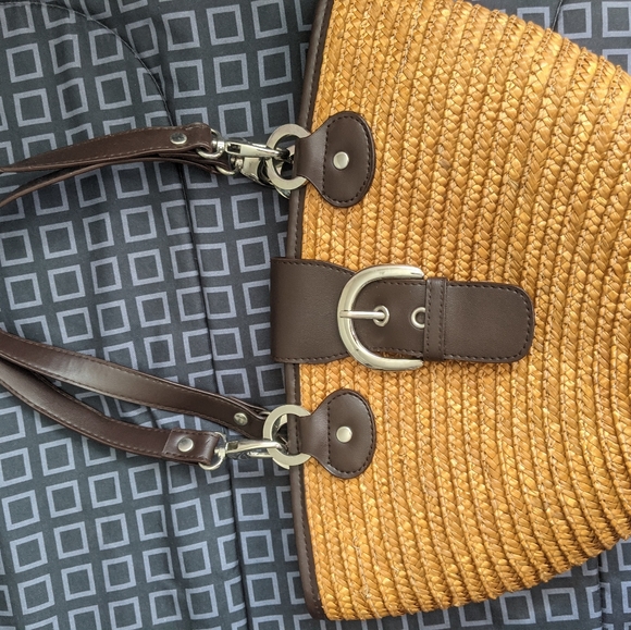 Straw Purse - Picture 1 of 5